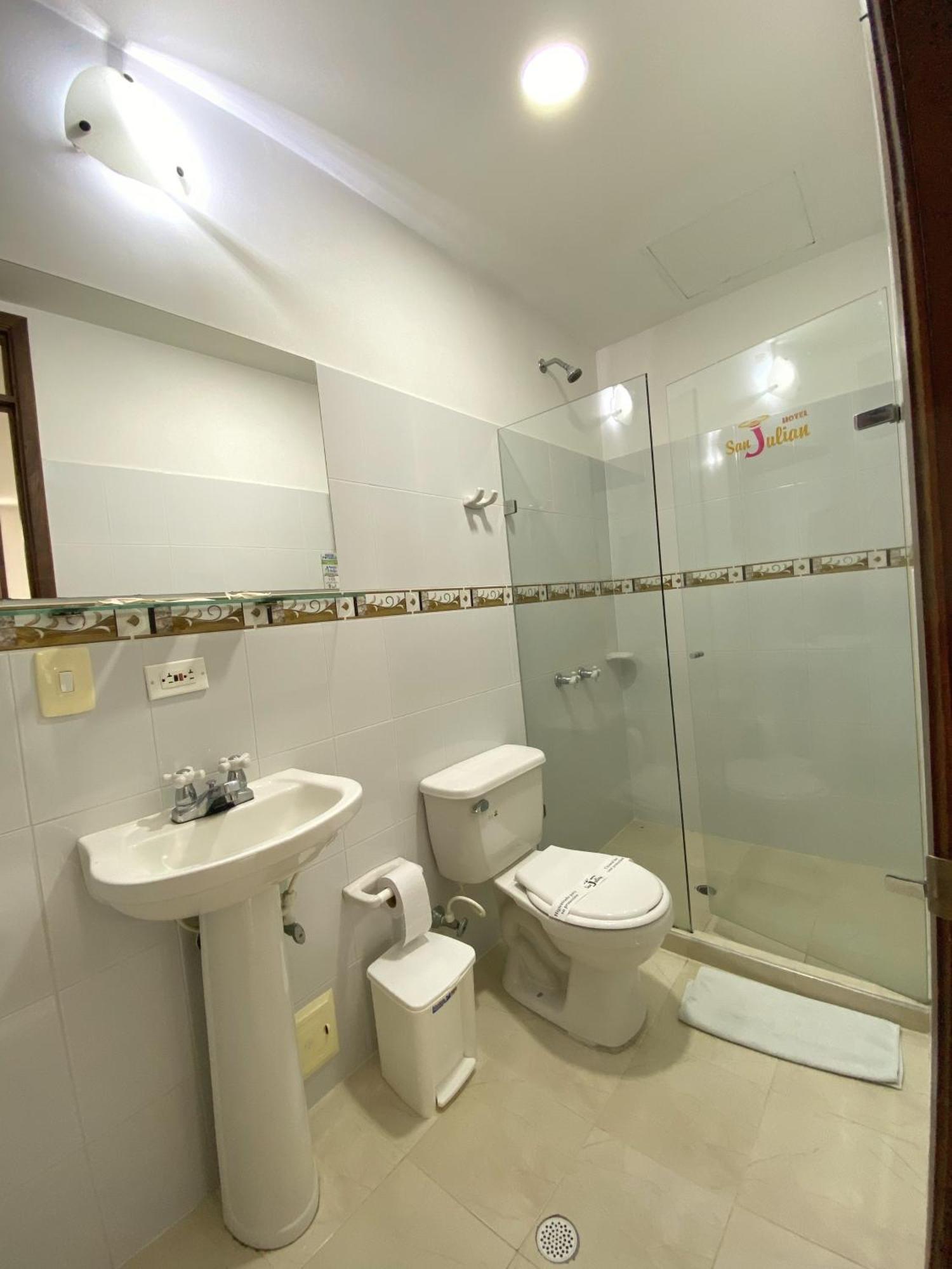 Hotel San Julian Buga Bagian luar foto